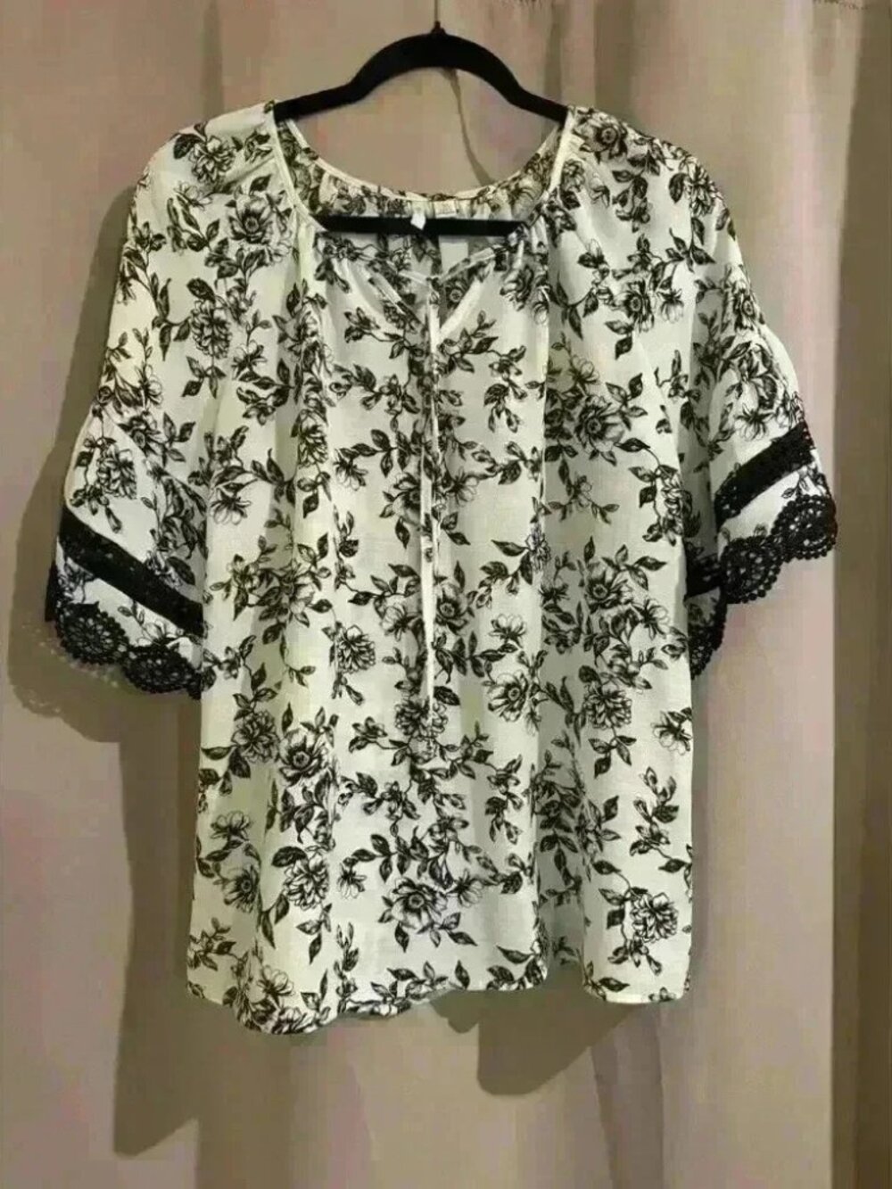 Women’s Black&White Cato Blouse